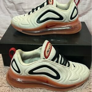 °｡⋆♡ Nike Air Max 720 Women’s Size 7.5 Sneakers
